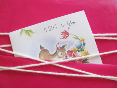 Wrapping paper pocket