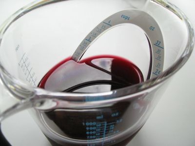 Liquid measuring cup