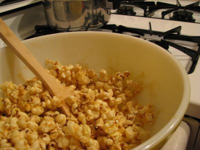 Maple caramel corn