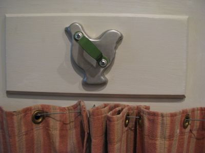 Chicken drawer pull