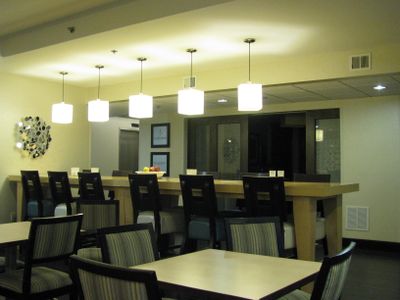 Hampton madison wi breakfast room