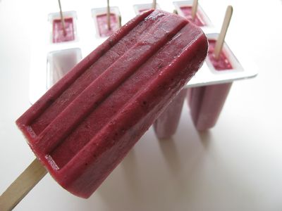 Banana berry popsicles