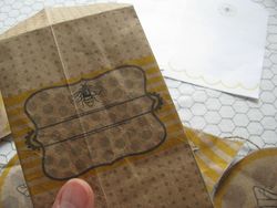 Natural sweet bee envelope front